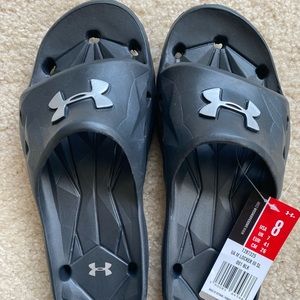 NWT Women 9 , men’s 8 black Under Armour Slides!